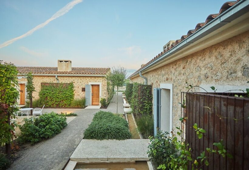 田舎風ホテル Finca Sestelrica