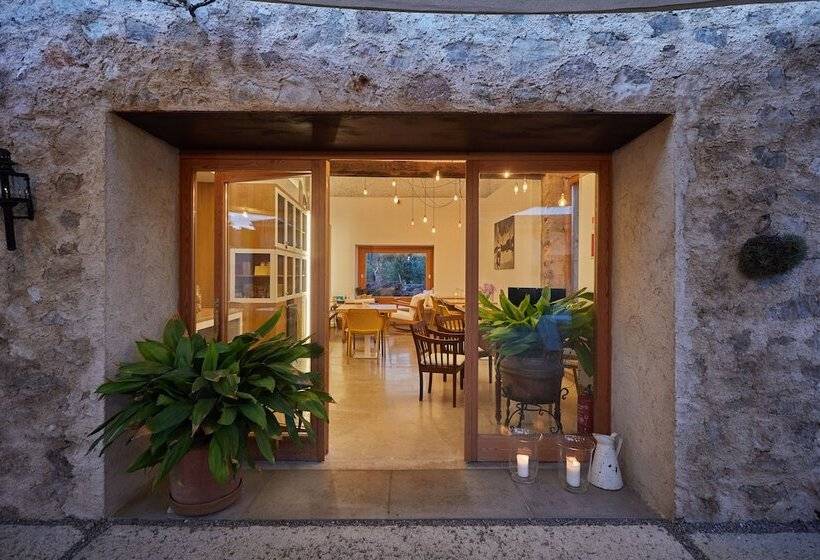 田舎風ホテル Finca Sestelrica