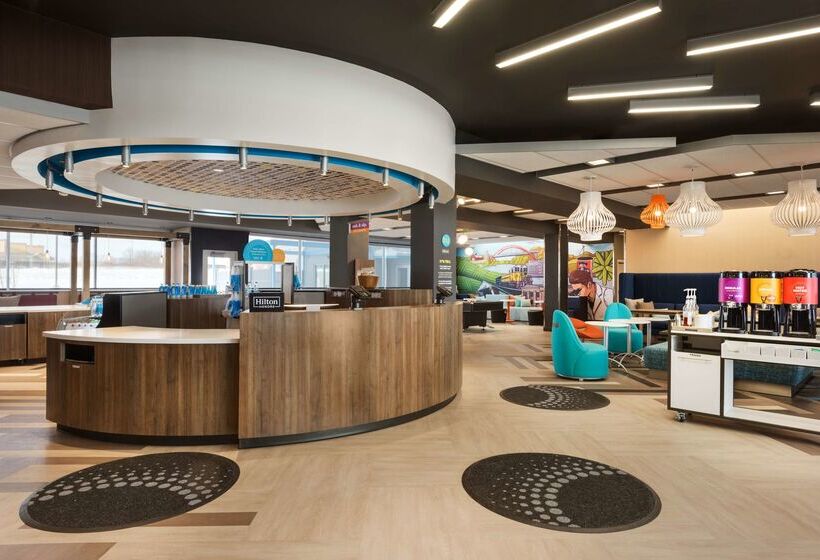 هتل Tru By Hilton Cedar Rapids Westdale