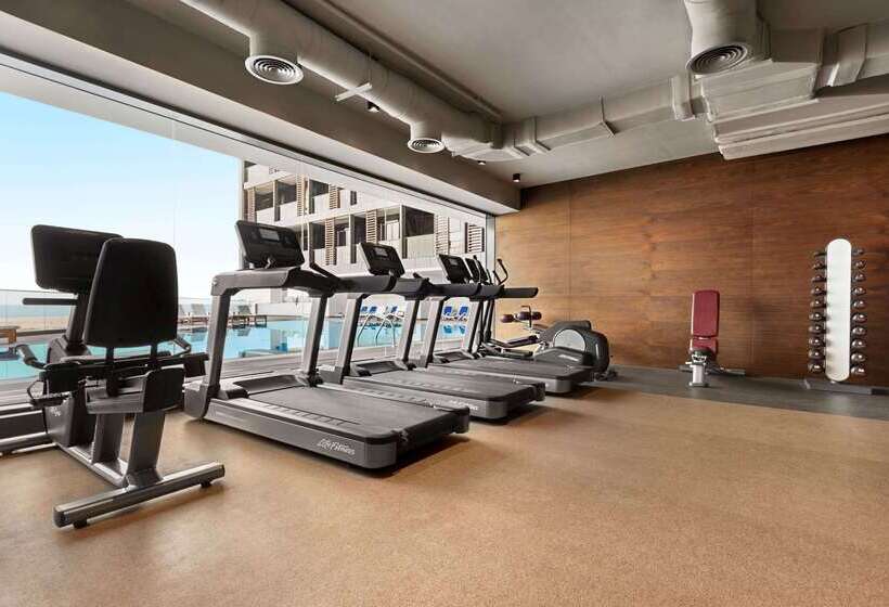 호텔 Wyndham Garden Ajman Corniche