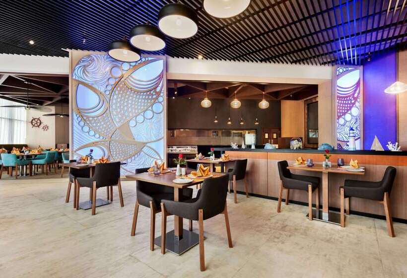 호텔 Wyndham Garden Ajman Corniche