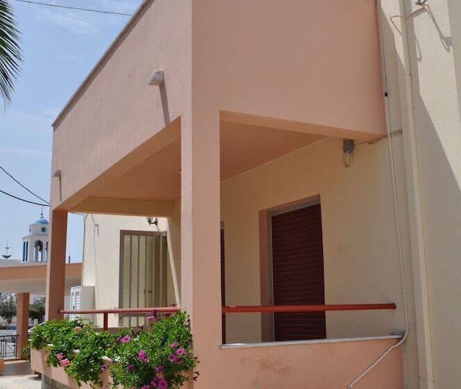 酒店 Zouboulia Apartments