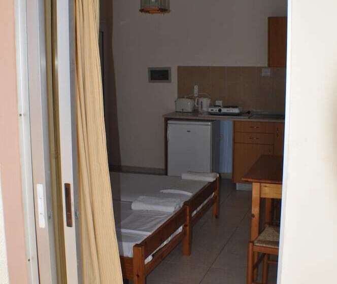 酒店 Zouboulia Apartments