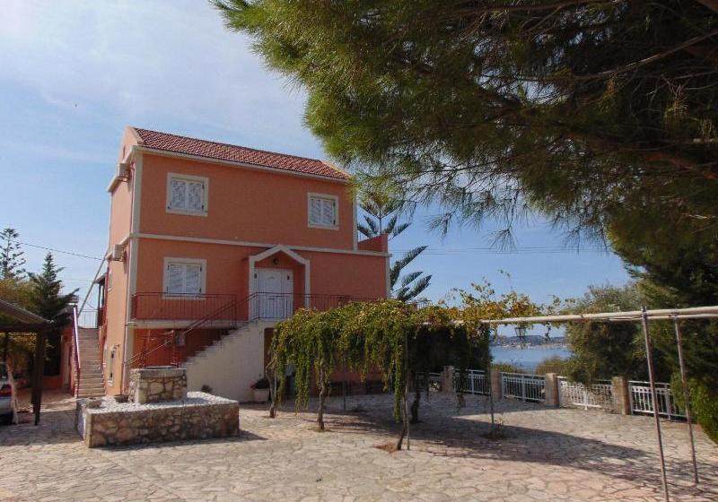 Marina Apartments & Studios