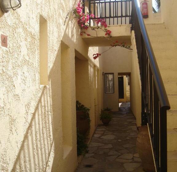 Sundance Apartments & Suites