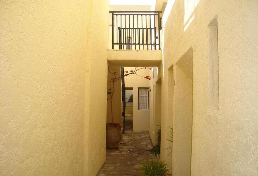 Sundance Apartments & Suites