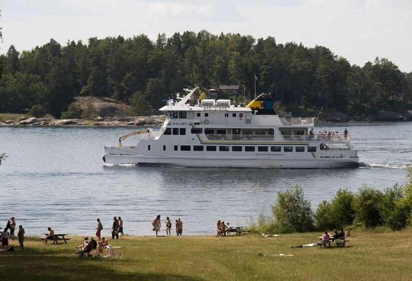 Общежитие Grinda Stugby Och Sea Lodge Pensionat Med Kost & Logi