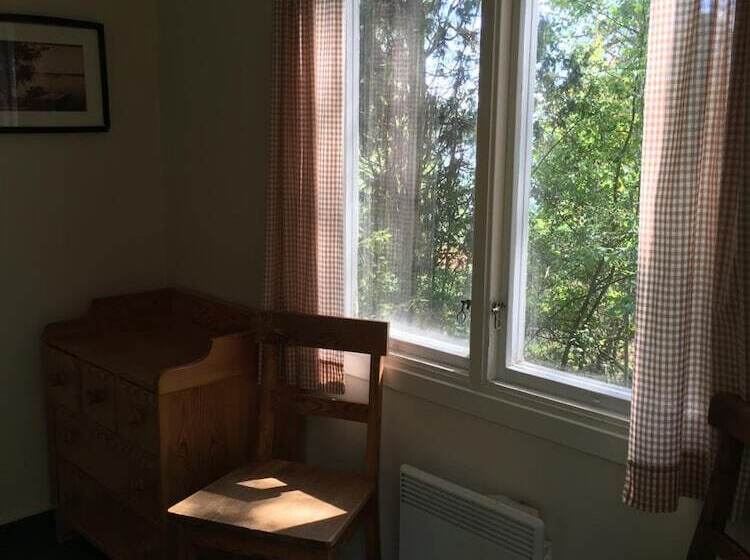 Общежитие Grinda Stugby Och Sea Lodge Pensionat Med Kost & Logi