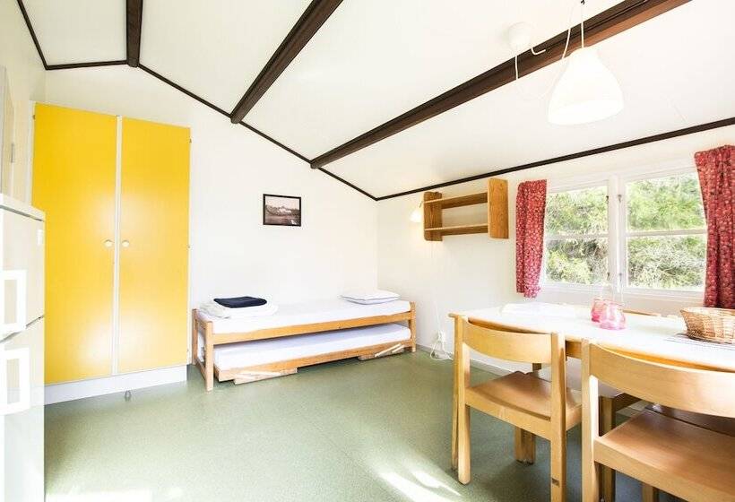 Общежитие Grinda Stugby Och Sea Lodge Pensionat Med Kost & Logi