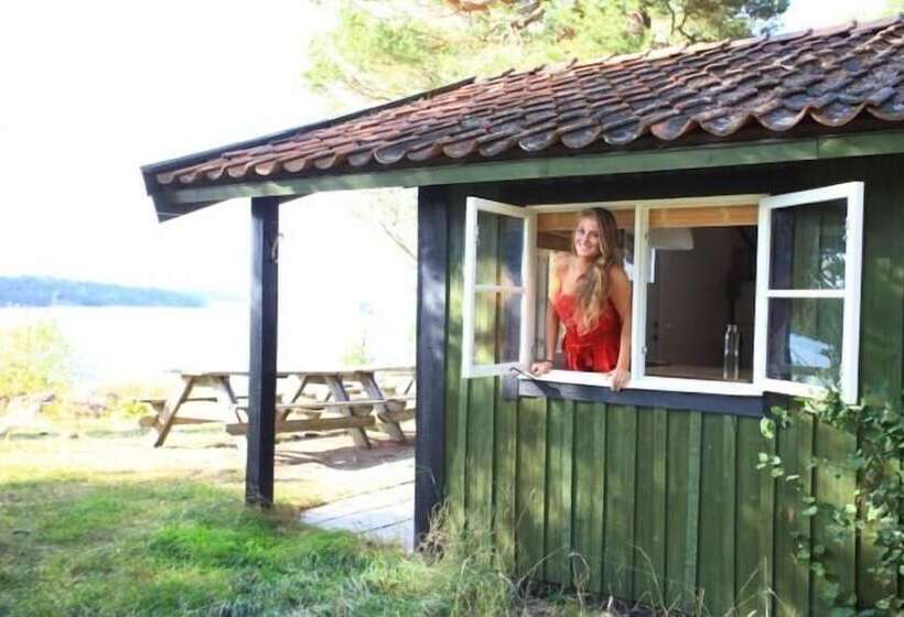 Общежитие Grinda Stugby Och Sea Lodge Pensionat Med Kost & Logi