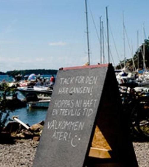 Общежитие Grinda Stugby Och Sea Lodge Pensionat Med Kost & Logi