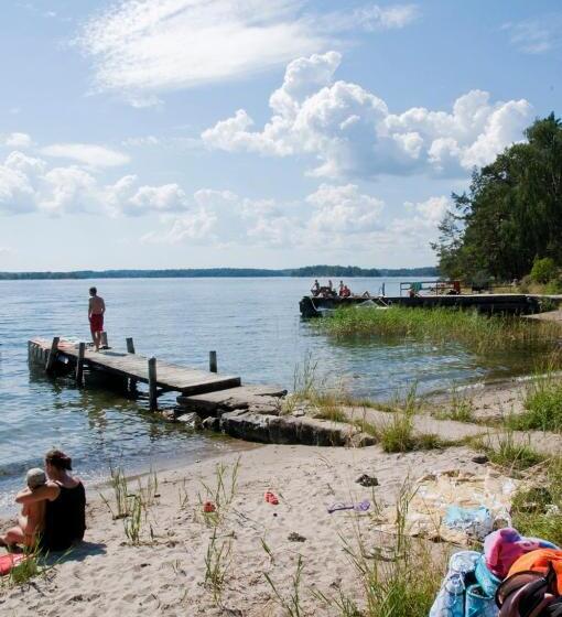 Общежитие Grinda Stugby Och Sea Lodge Pensionat Med Kost & Logi