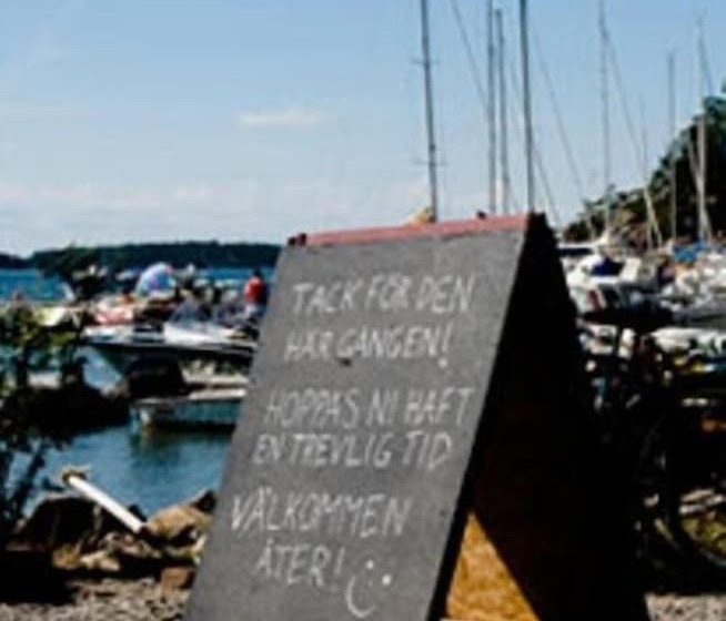 Общежитие Grinda Stugby Och Sea Lodge Pensionat Med Kost & Logi