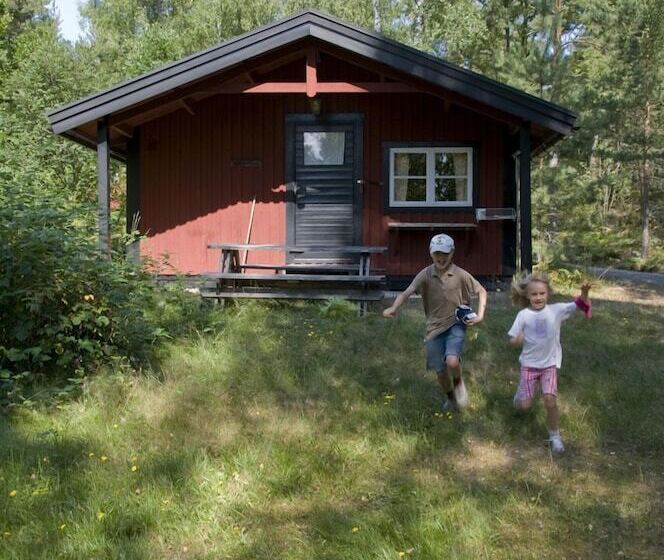 Общежитие Grinda Stugby Och Sea Lodge Pensionat Med Kost & Logi