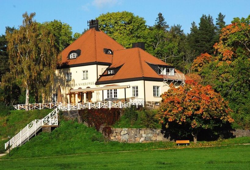 Общежитие Grinda Stugby Och Sea Lodge Pensionat Med Kost & Logi