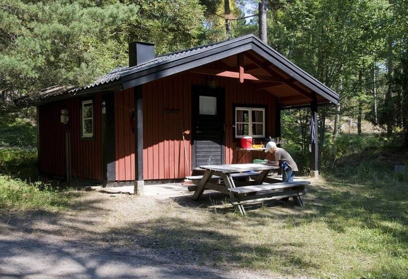 Общежитие Grinda Stugby Och Sea Lodge Pensionat Med Kost & Logi