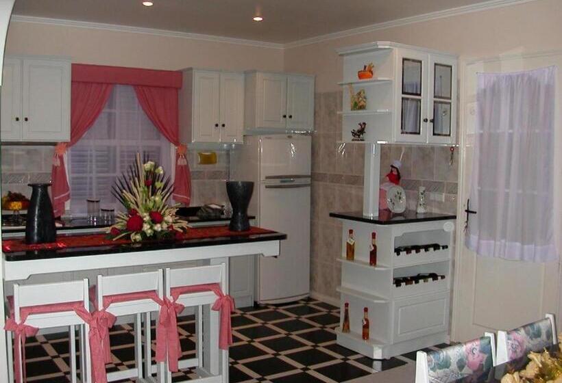 فندق صغير Moradia Familiar Novavista   T3