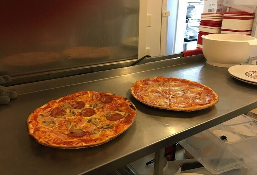 Общежитие Wassbacken Cafè Och Camping