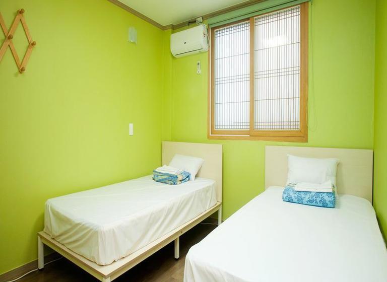 הוסטל You&i Guesthouse