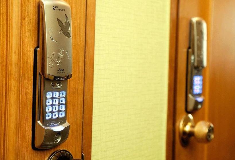 הוסטל You&i Guesthouse