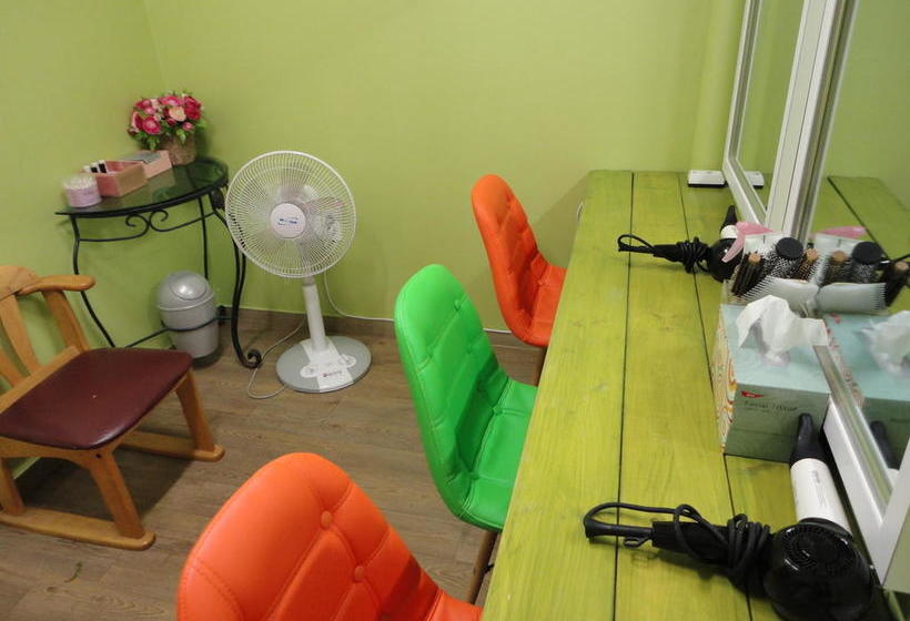 הוסטל You&i Guesthouse