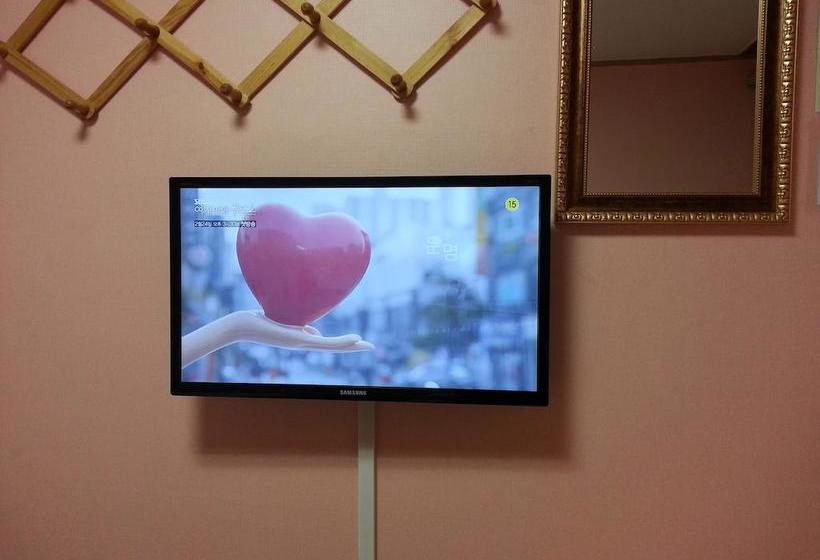 הוסטל You&i Guesthouse