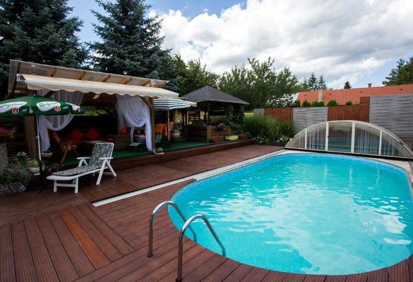 ベッドアンドブレックファースト Anna Panzió