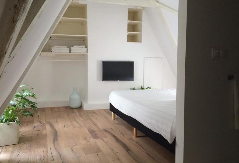 مبيت وإفطار Canal House 1680