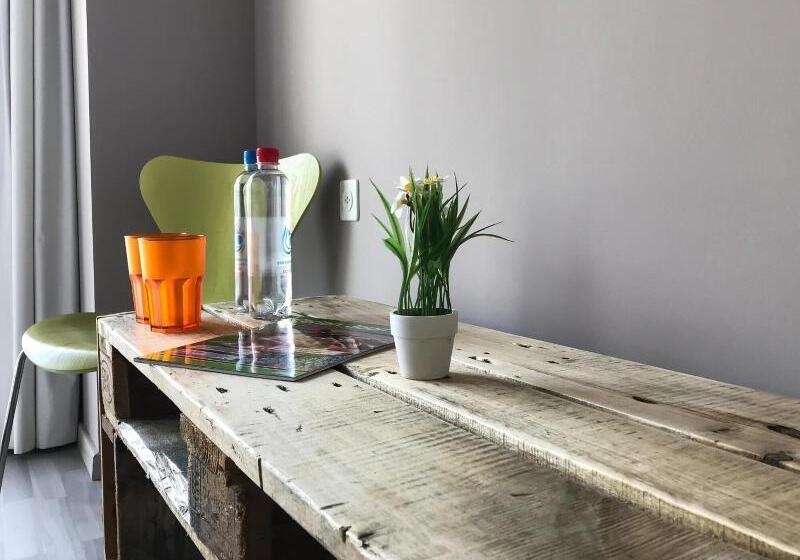 تختخواب و صبحانه Jazz Hotel Ascona