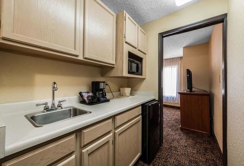 Clarion Hotel & Conference Center