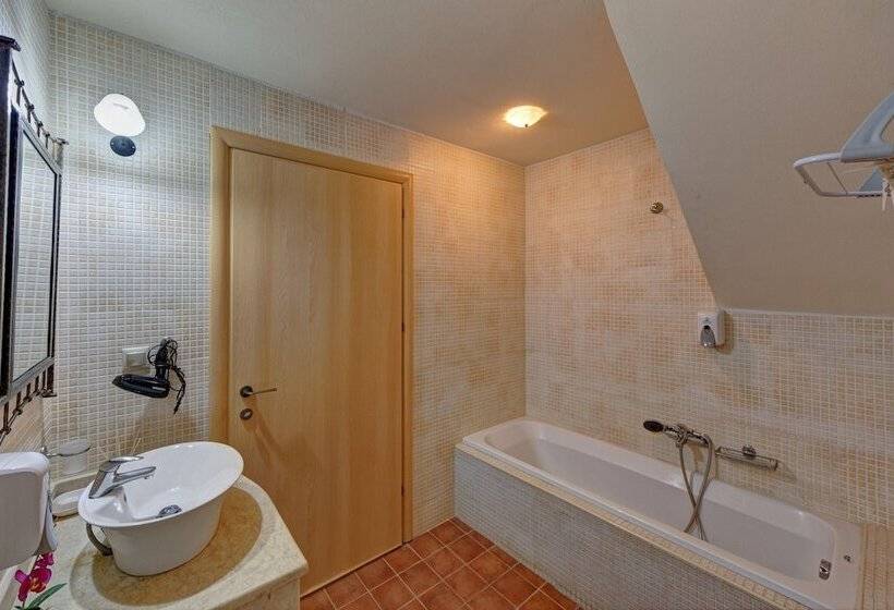 Mourtzanakis Residence   Traditional Eco Hotel In Achlada