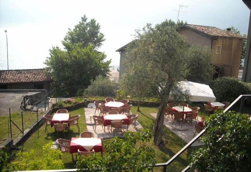 호텔 Albergo Navene