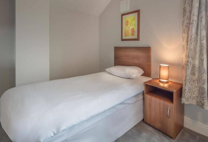 בית מלון כפרי The Avon