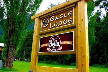 هتل Bella Coola Eagle Lodge