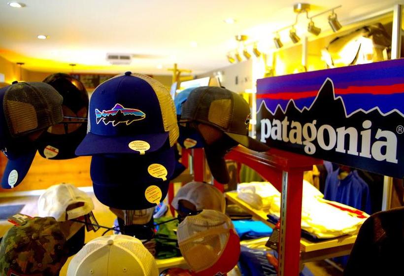 ホテル Bella Coola Eagle Lodge