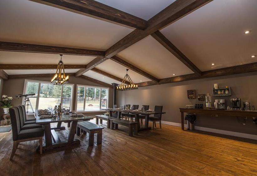 ホテル Bella Coola Eagle Lodge