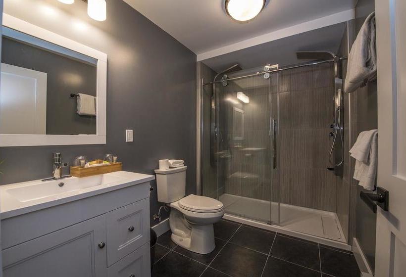 ホテル Bella Coola Eagle Lodge