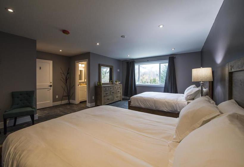 ホテル Bella Coola Eagle Lodge