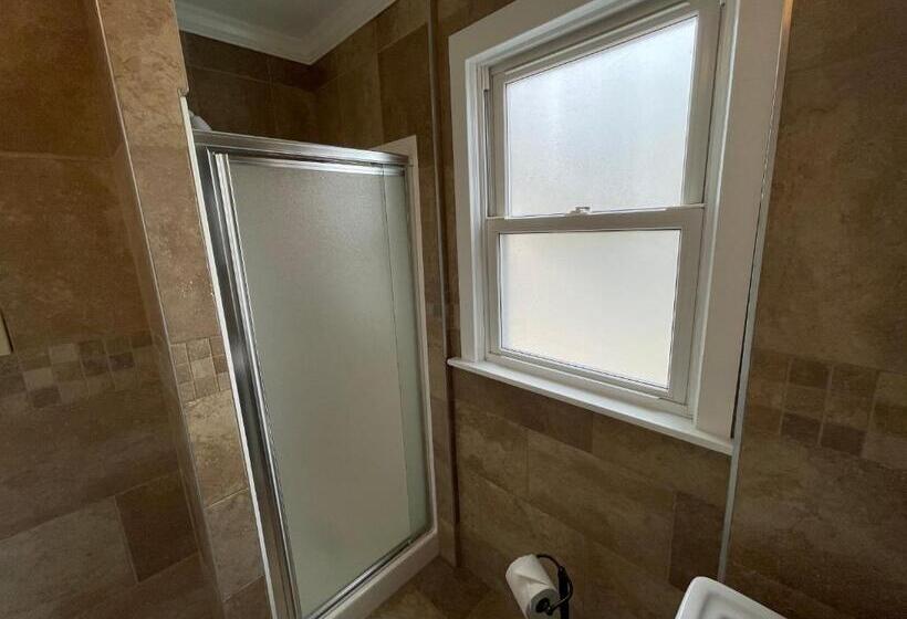 בית מלון כפרי Buttercup Suites