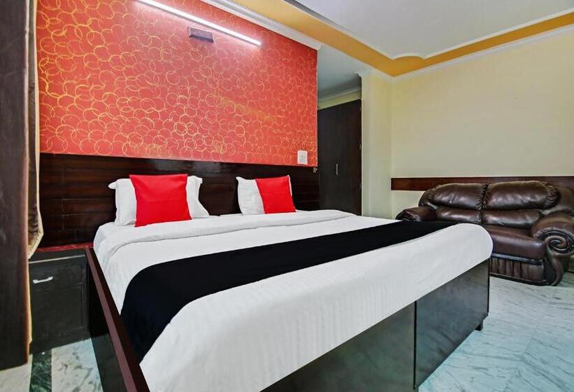 ホテル Super Capital O Tipsyy Near Aravali Biodiversity Park