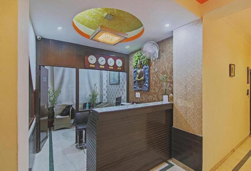 ホテル Super Capital O Tipsyy Near Aravali Biodiversity Park