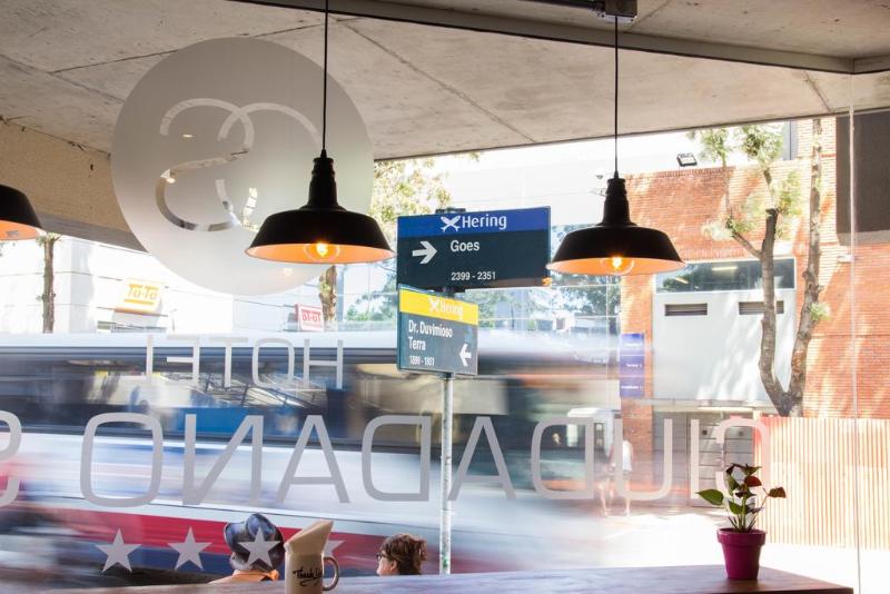 Отель Ciudadano Suites