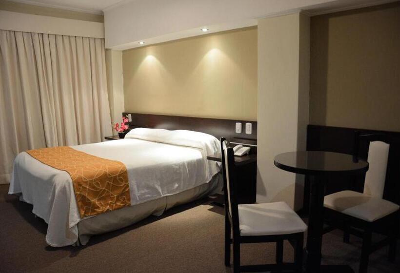 فندق Cuatro Plazas