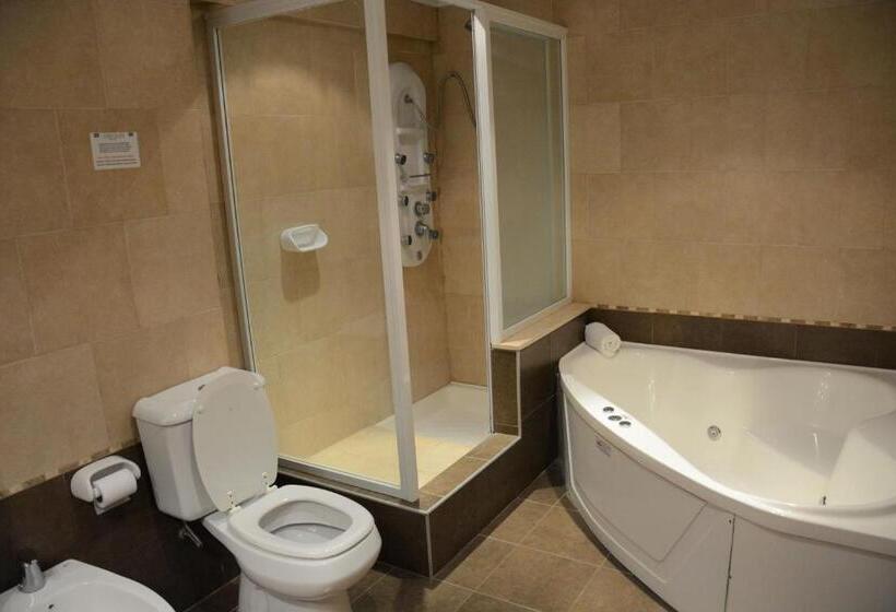 فندق Cuatro Plazas