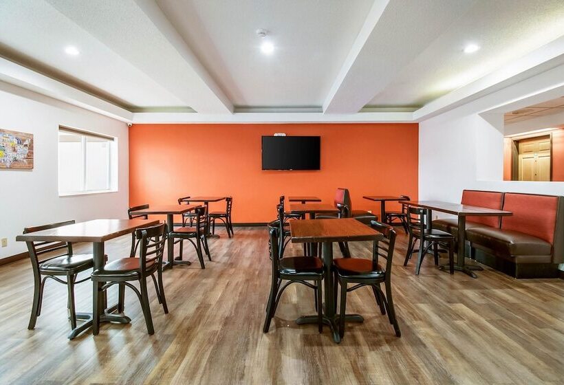 فندق Econo Lodge