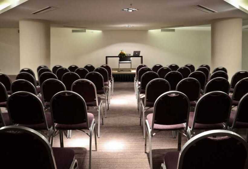 Отель Grand Brizo Buenos Aires