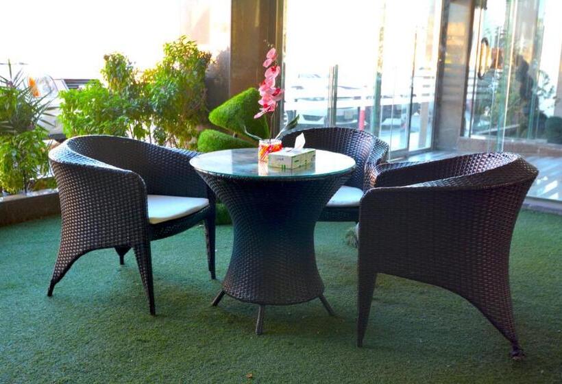 호텔 Grandeur East