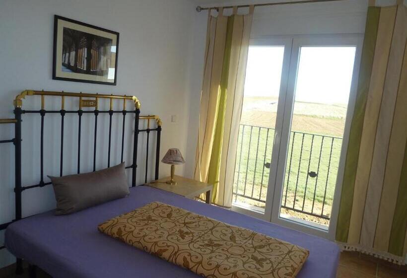 Отель Hostal Moratinos