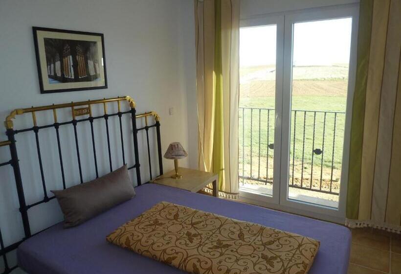 Отель Hostal Moratinos