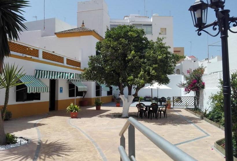 Отель Hostal Villa Mercedes